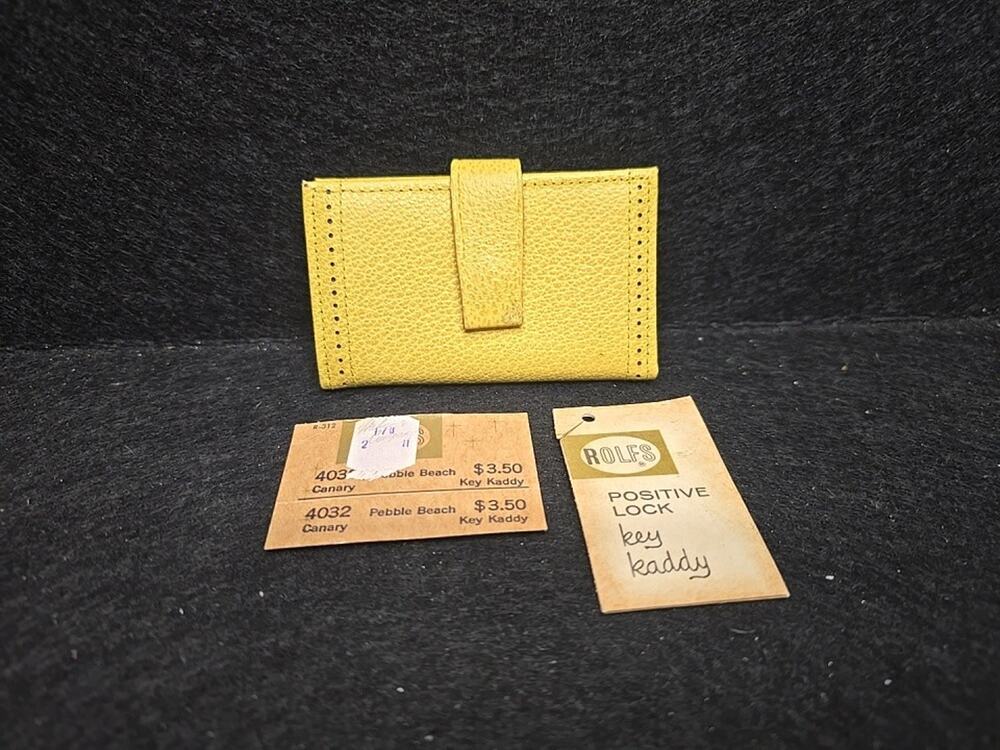 Vintage Rolfs Key Kaddy Leather KeyCase Excellent Used Condition Tag Insert 3.5"